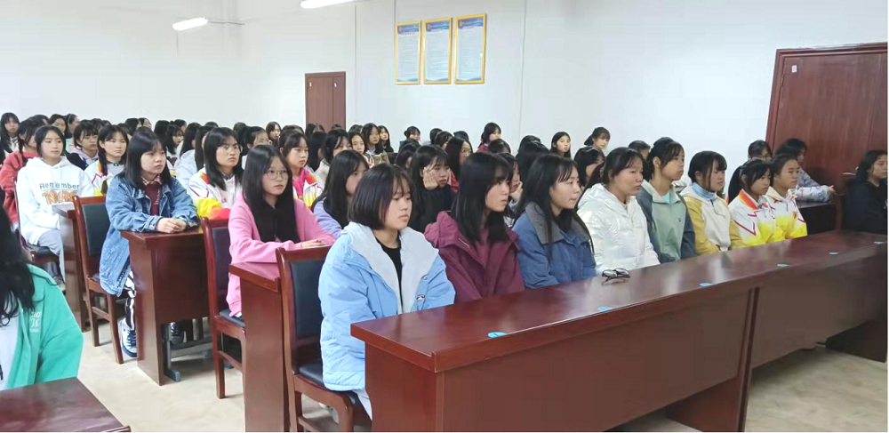 Tianli High School earnestly carries out special activities on mental health education for girls